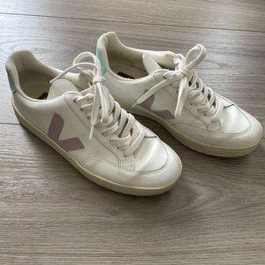 Veja V-12 Leather Sneaker